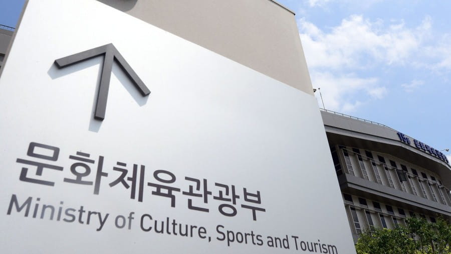 엄격한 규제 속 제도적 지원·허가가 우선 과제