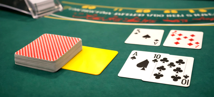 컷 카드(Cut Card): 카지노 덱 보안을 위한 사용 목적 가이드