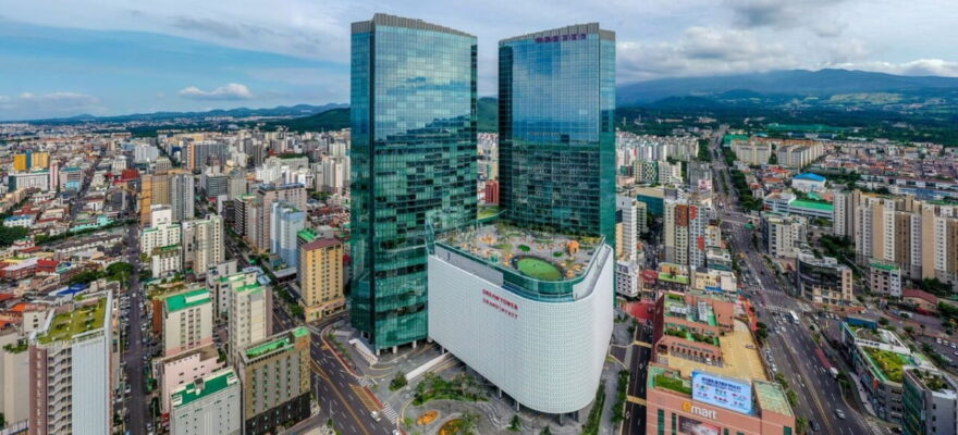 제주 드림타워 카지노 3월 매출 404억 원…중국인 관광객 효과에 '역대급 실적'