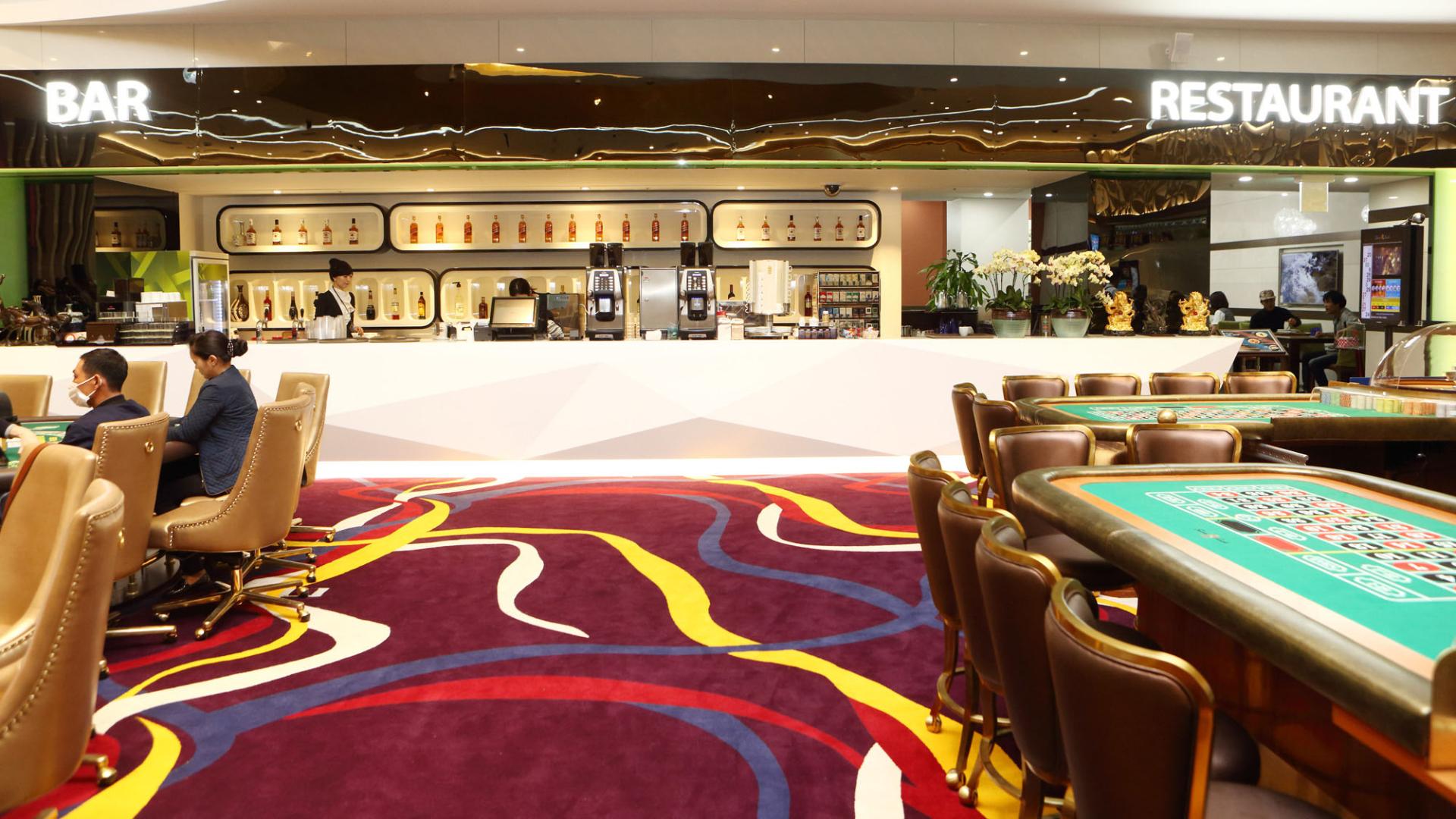 Giving Baccarat As Items