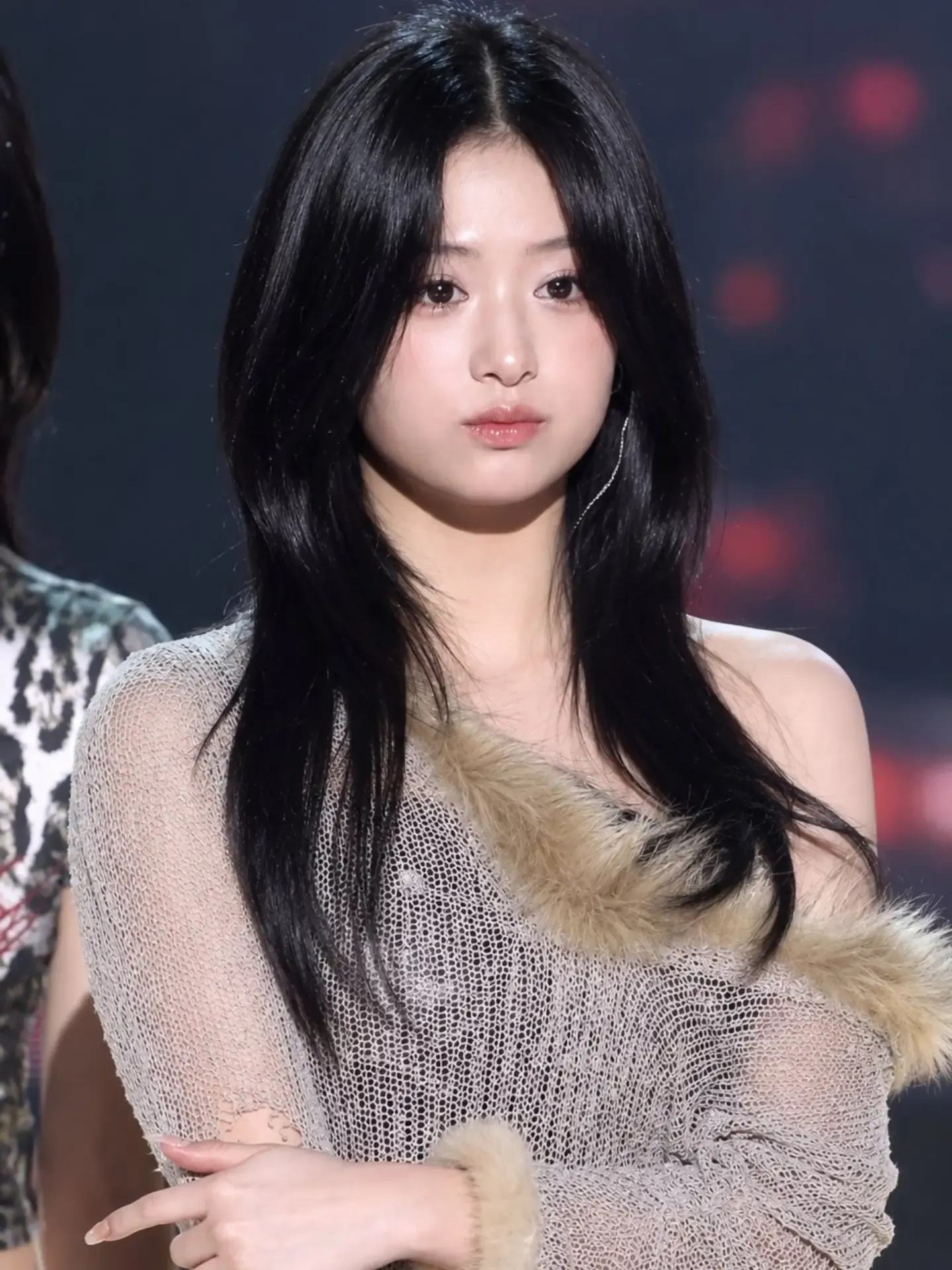 BABYMONSTER 아현 무대 위 하트 포즈