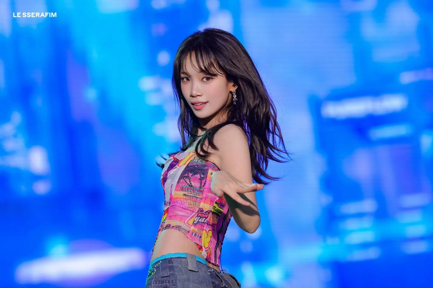 르세라핌 김채원 무대 위 한 컷