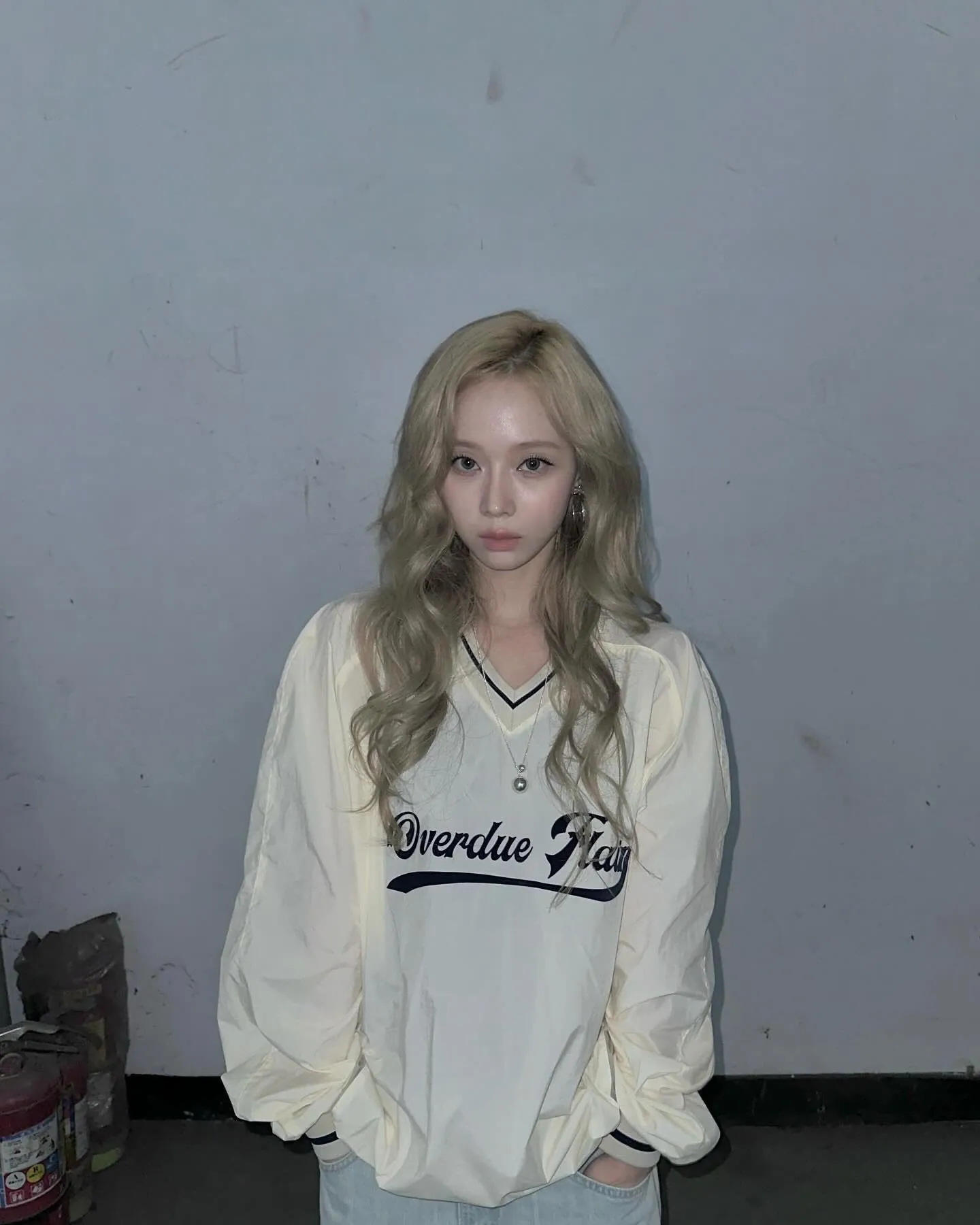 에스파 윈터 비 오는 날 주차장