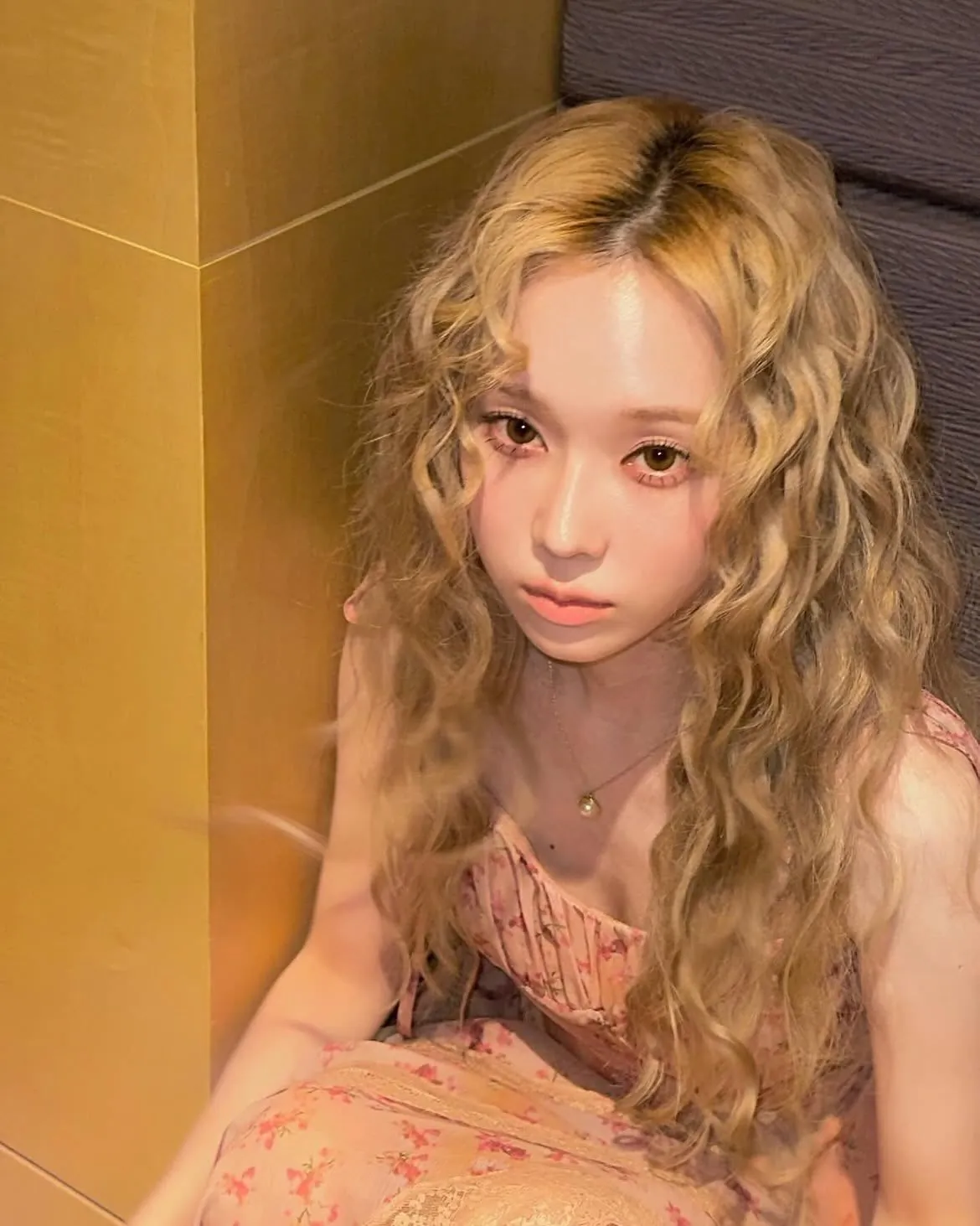 에스파 윈터 비 오는 날 주차장