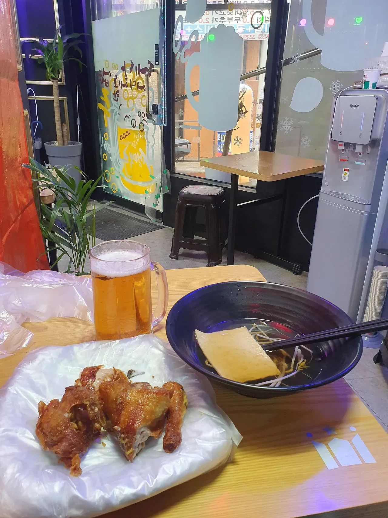 탑골공원 치킨반마리+생맥 6천원