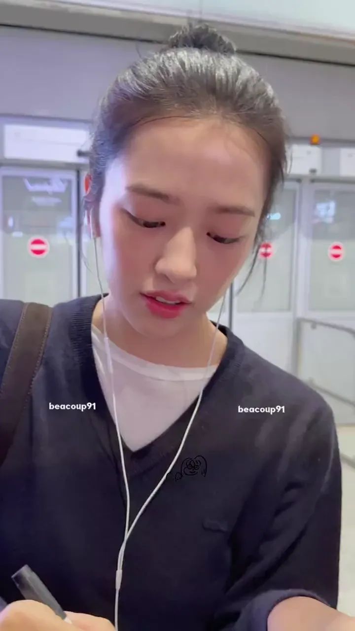 아이브 안유진 공항 출국길 포착