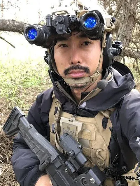콜옵 칼 대위 모티브가 이근이라는 증거