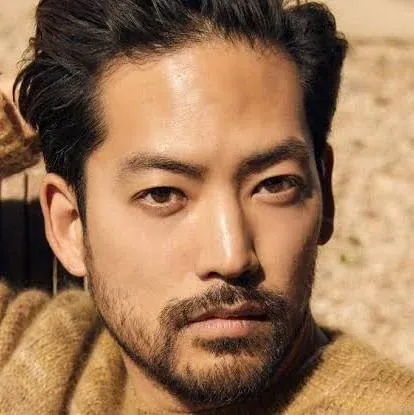 콜옵 칼 대위 모티브가 이근이라는 증거