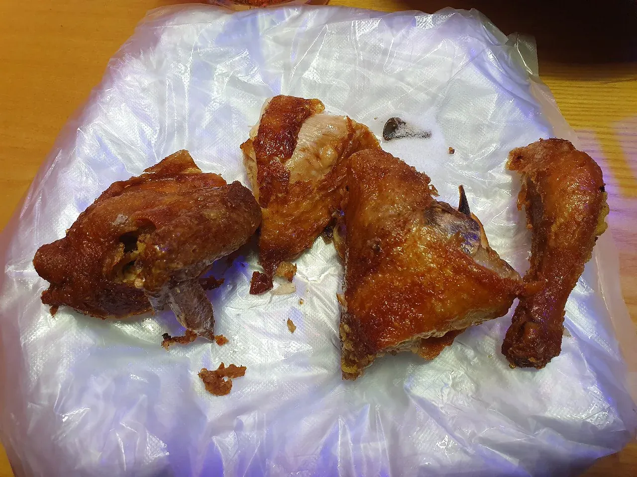 탑골공원 치킨반마리+생맥 6천원
