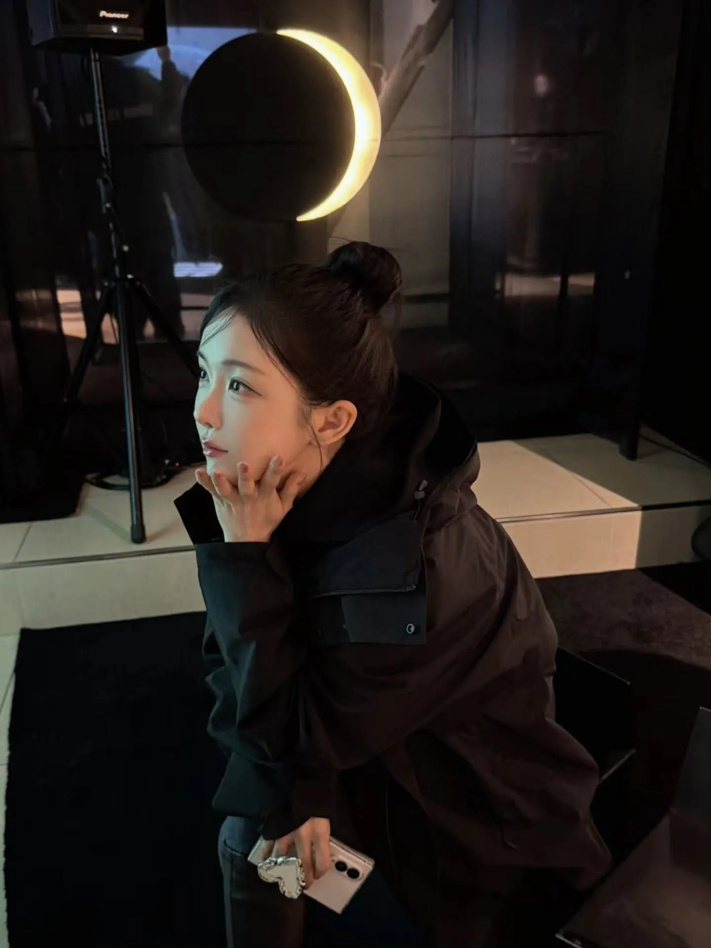 레인보우 조현영 SNS 전시장 나들이