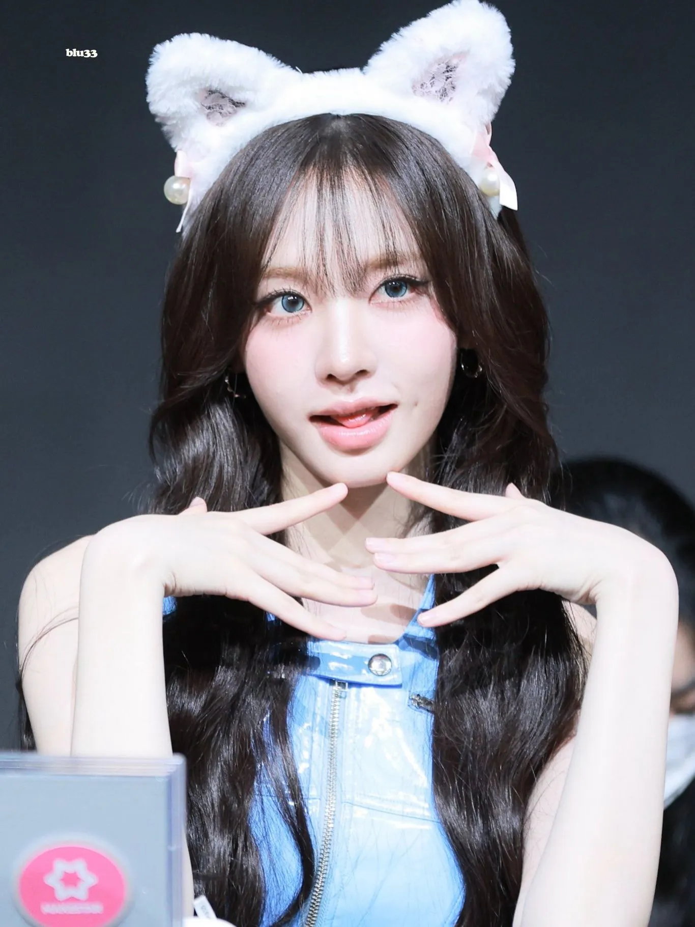 IVE 리즈 고양이 귀 머리띠 하고 팬싸 왔네