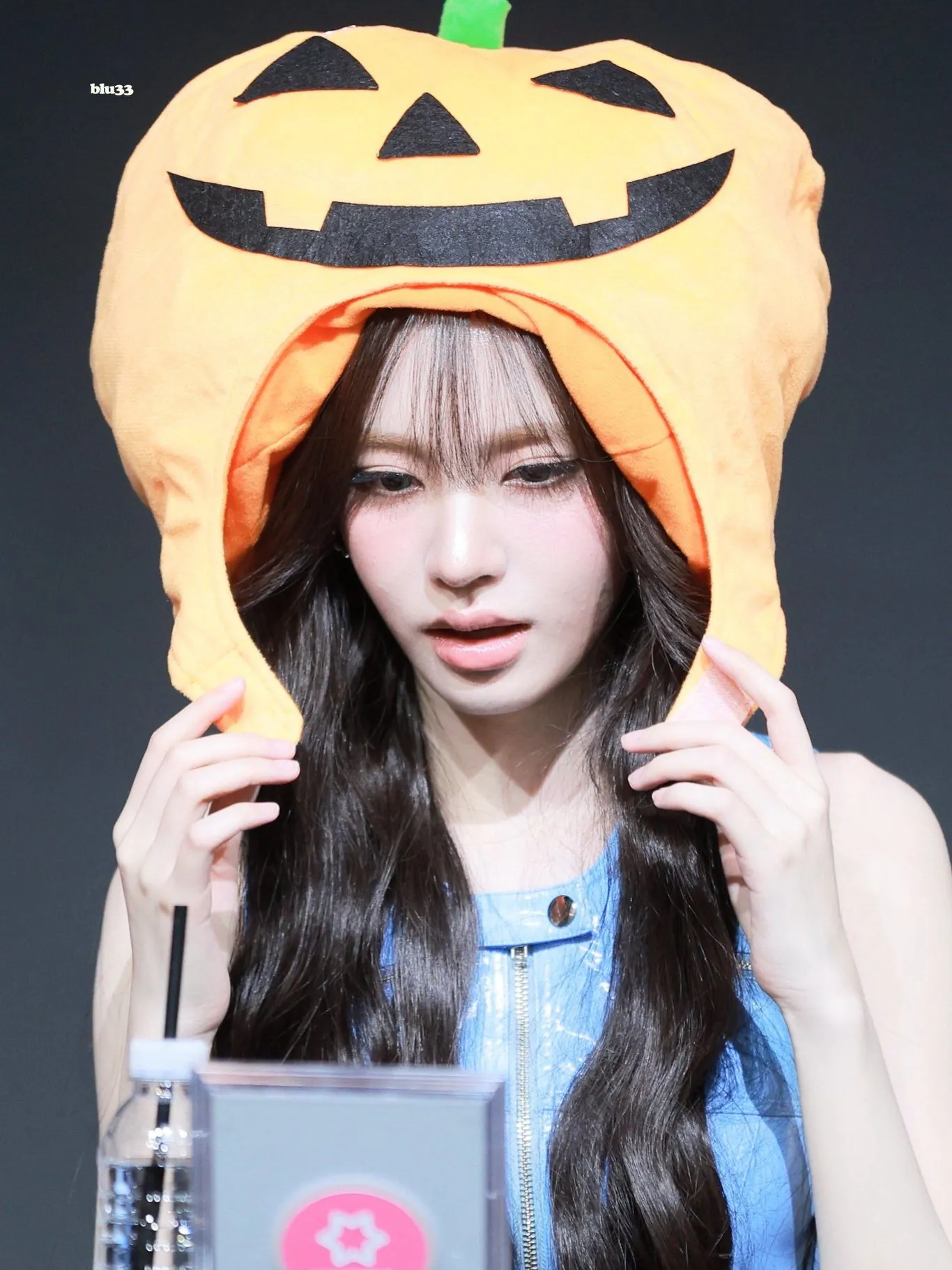 IVE 리즈 고양이 귀 머리띠 하고 팬싸 왔네
