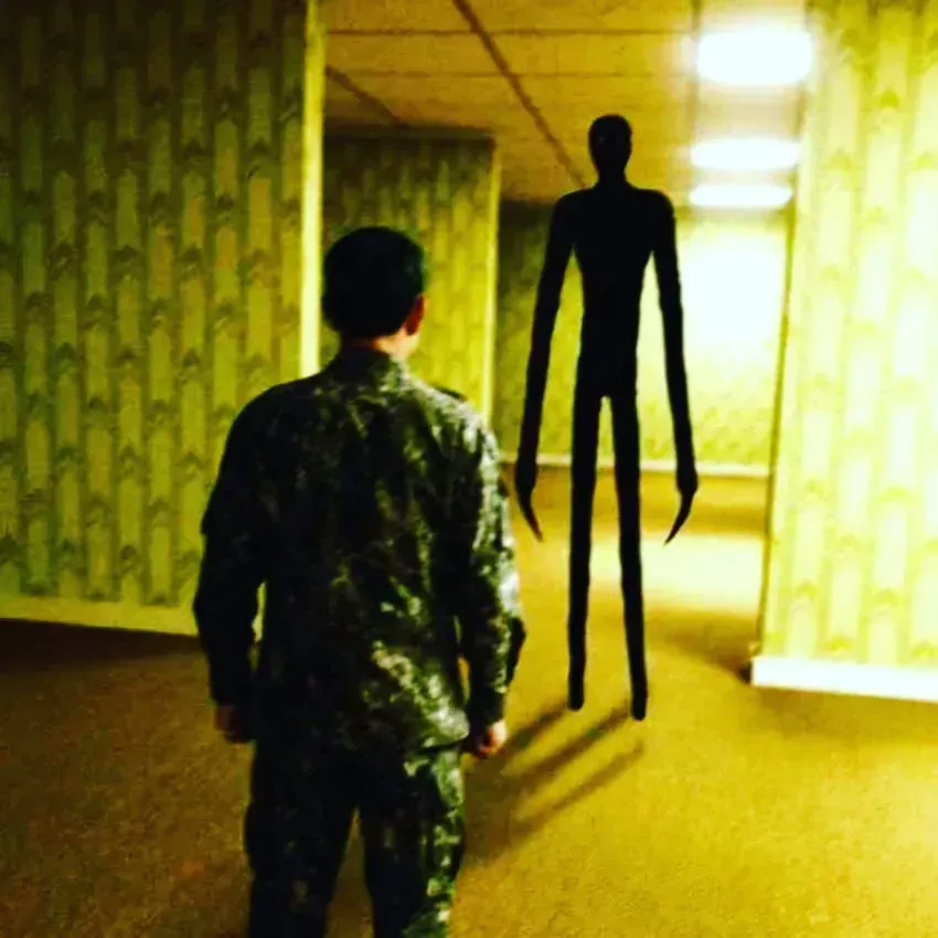 백룸에 떨어진 행보관 근황.jpg